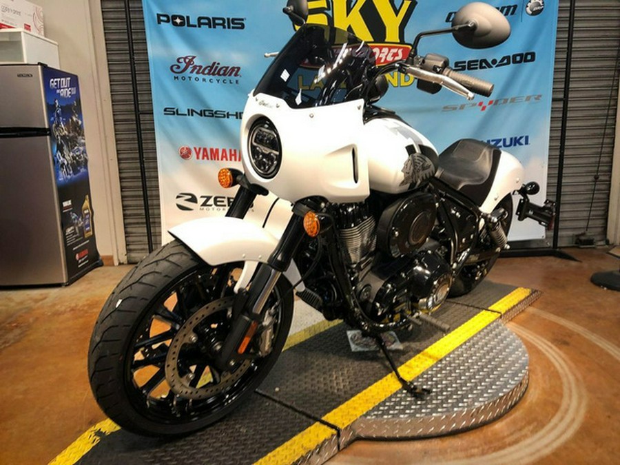 2024 Indian Sport Chief Ghost White Metallic Smoke