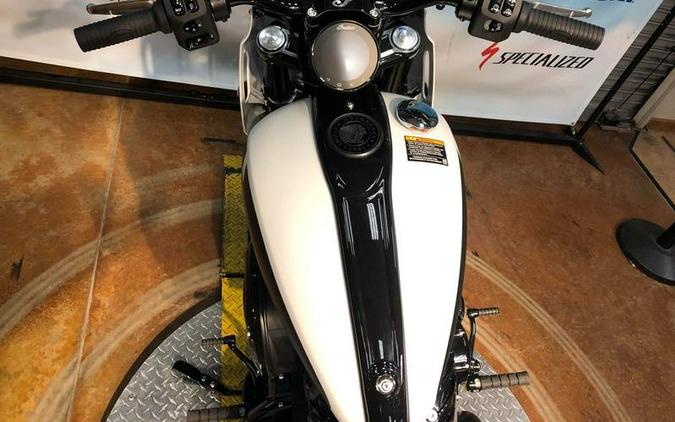 2024 Indian Motorcycle® Sport Chief Ghost White Metallic Smoke