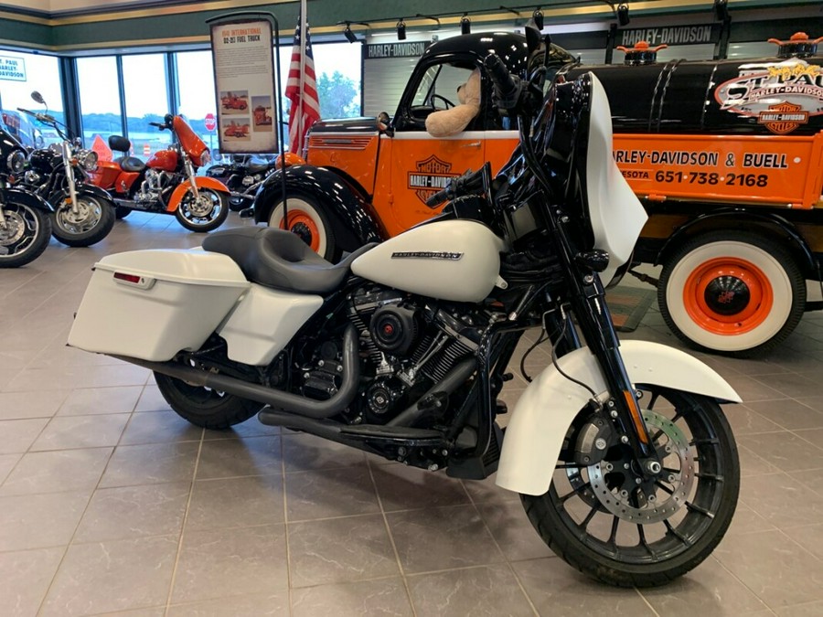 2018 Harley-Davidson Street Glide Special FLHXS