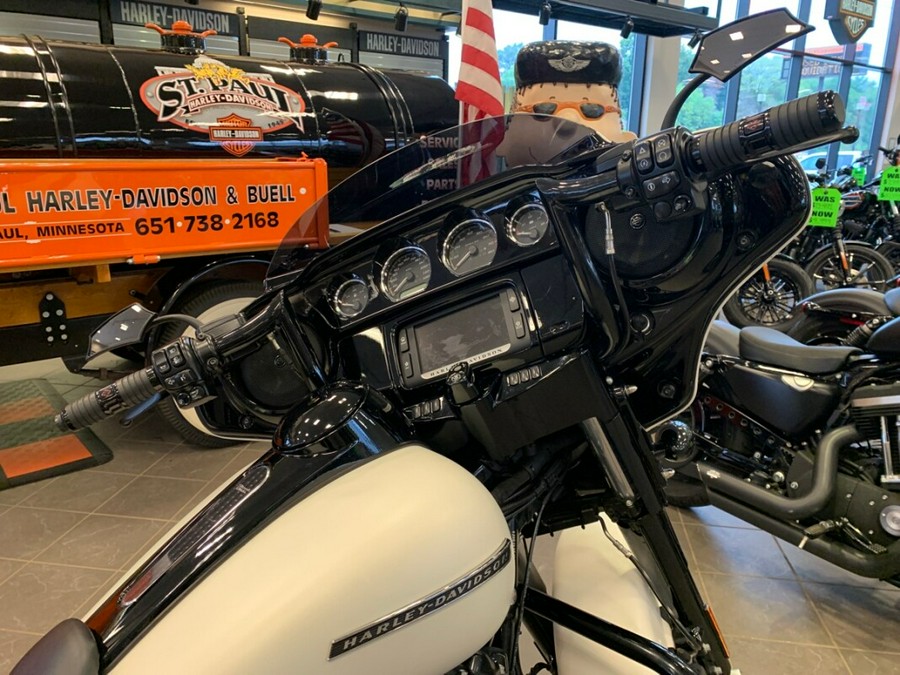 2018 Harley-Davidson Street Glide Special FLHXS