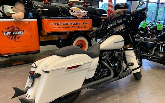 2018 Harley-Davidson Street Glide Special FLHXS