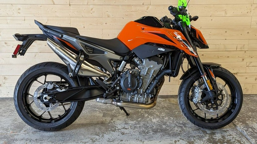 2023 KTM 790 Duke