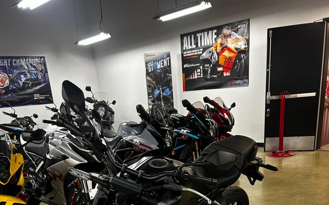 2025 Honda CB300R ABS