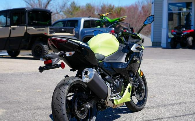 2026 Kawasaki Ninja® 500 ABS Metallic Yellowish Green/Ebony