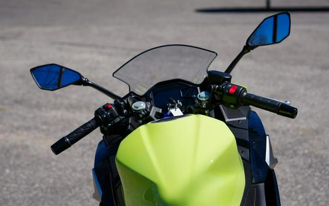 2026 Kawasaki Ninja® 500 ABS Metallic Yellowish Green/Ebony