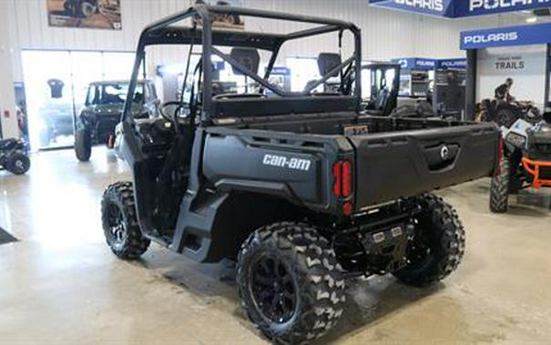 2024 Can-Am Defender DPS HD7