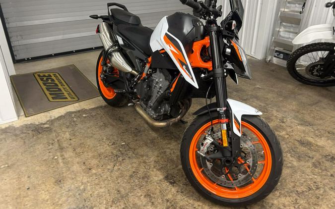2021 KTM Duke 890 R