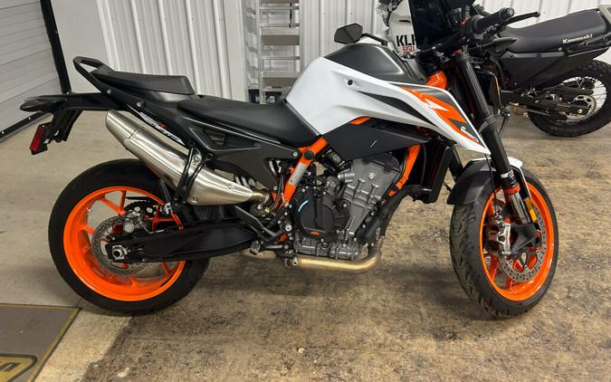 2021 KTM Duke 890 R