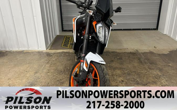 2021 KTM Duke 890 R