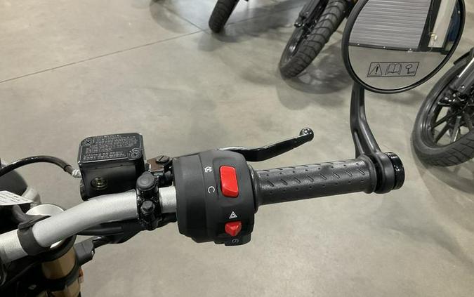 2025 Triumph Speed 400 Phantom Black / Storm Grey