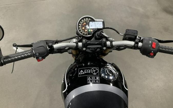 2025 Triumph Speed 400 Phantom Black / Storm Grey