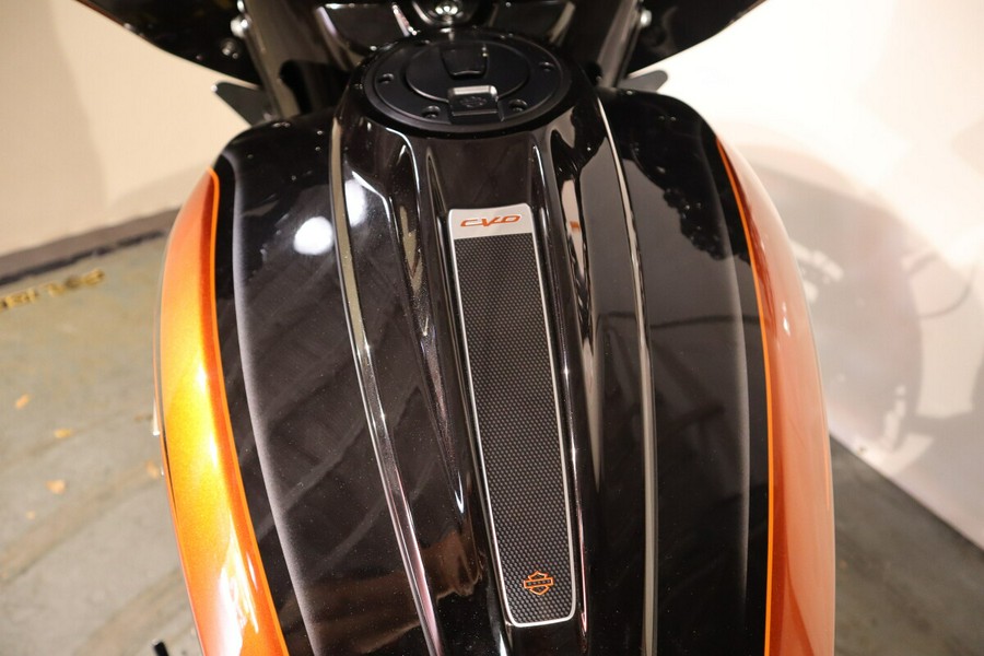 2023 Harley-Davidson CVO™ Street Glide Whiskey Neat w/Raven Metallic