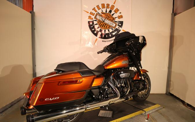 2023 Harley-Davidson CVO™ Street Glide Whiskey Neat w/Raven Metallic