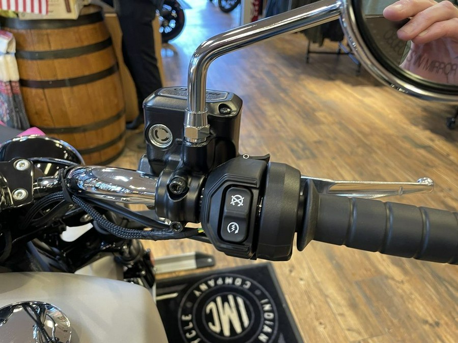 2025 Indian Motorcycle® Scout® Classic Limited Silver Quartz Smoke