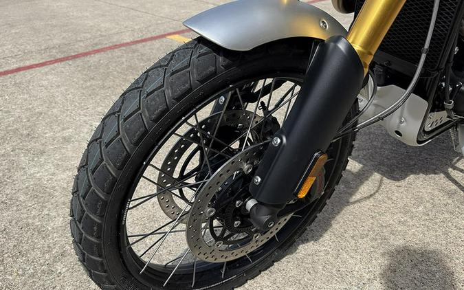 2026 Triumph Scrambler 1200 XE Matte khaki green