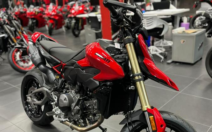 2026 Ducati Hypermotard V2