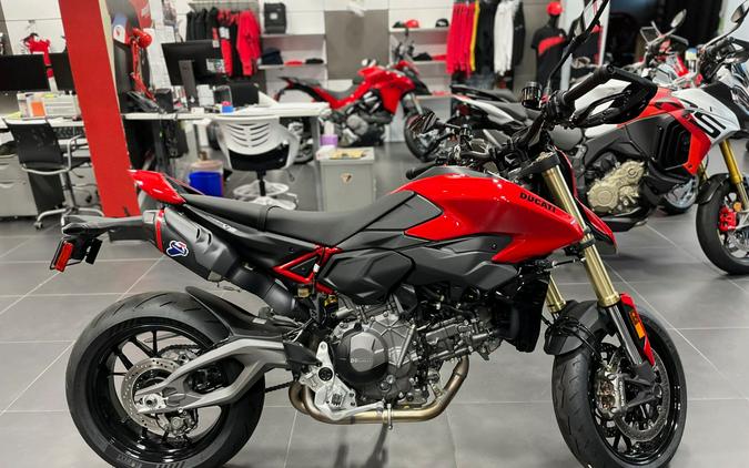 2026 Ducati Hypermotard V2