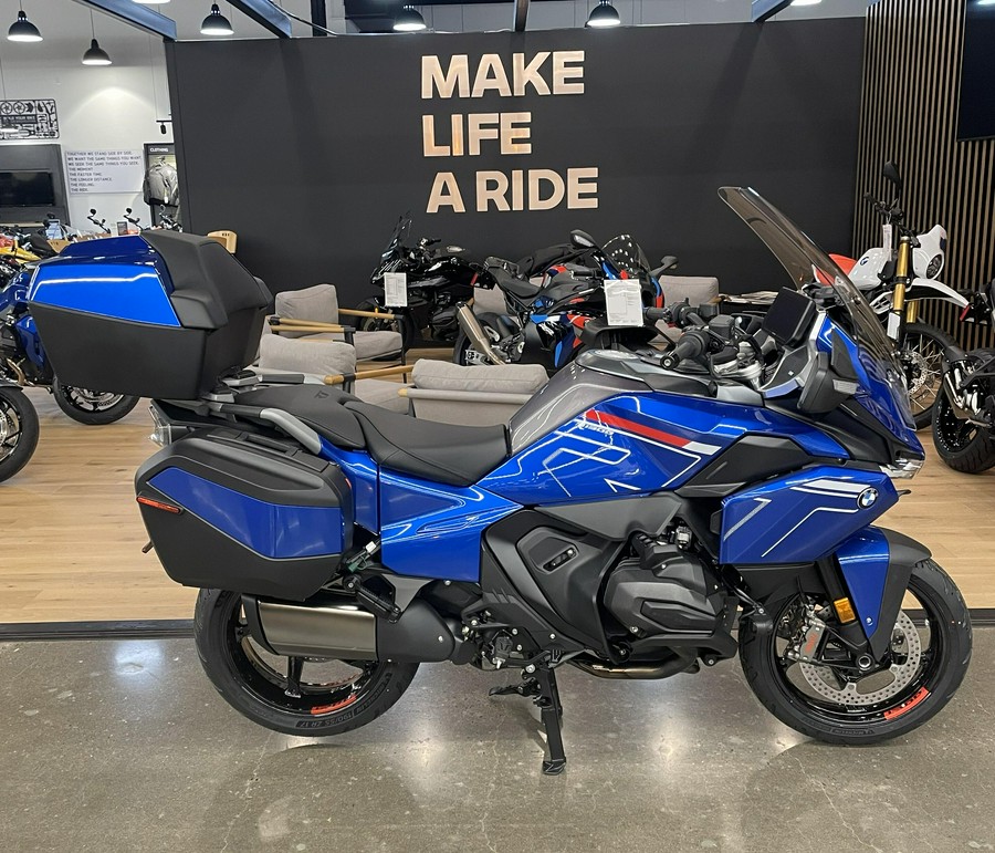 2026 BMW R 1300 RT - RACING BLUE METALLIC