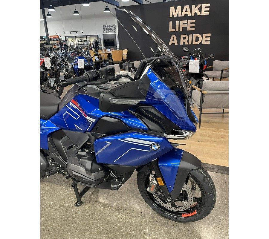 2026 BMW R 1300 RT - RACING BLUE METALLIC