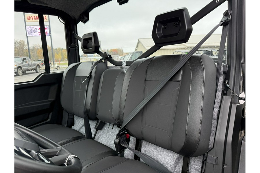 2026 Can-Am DEFENDER XT CAB HD11