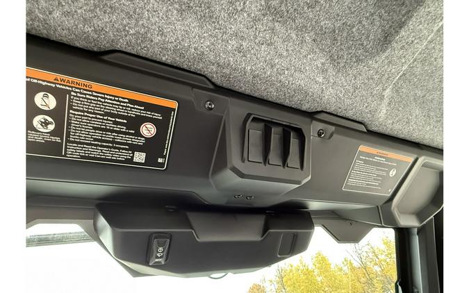 2026 Can-Am DEFENDER XT CAB HD11