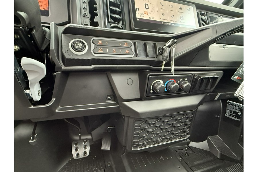 2026 Can-Am DEFENDER XT CAB HD11