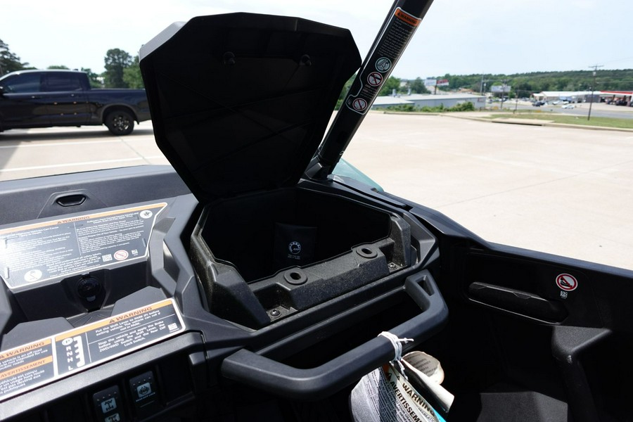 2026 Can-Am Commander DPS 700