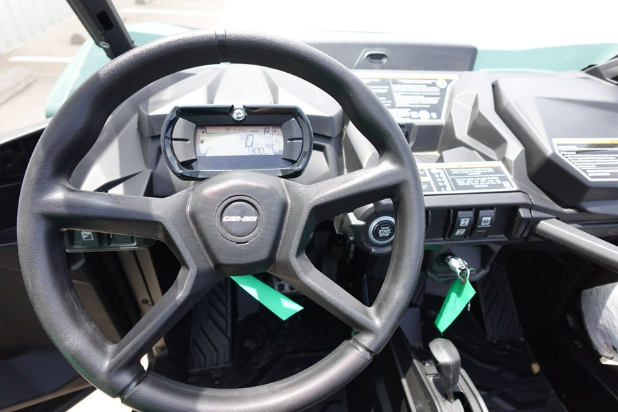 2026 Can-Am Commander DPS 700