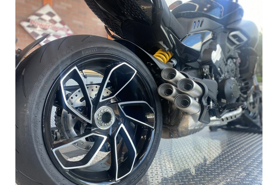 2025 Ducati Diavel V4 - Demo