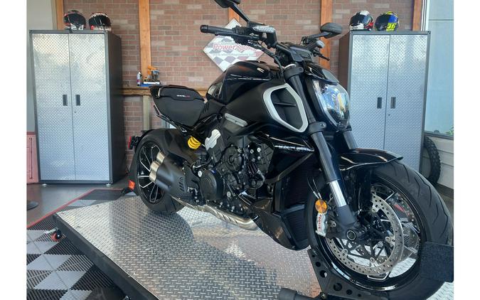 2025 Ducati Diavel V4 - Demo
