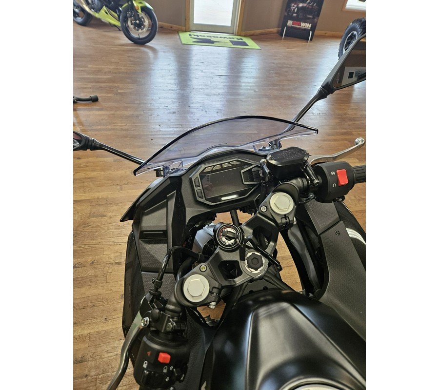 2026 Kawasaki Ninja® 500 ABS