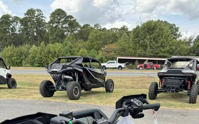 2027 Can-Am® Outlander Backcountry 7.6 in.