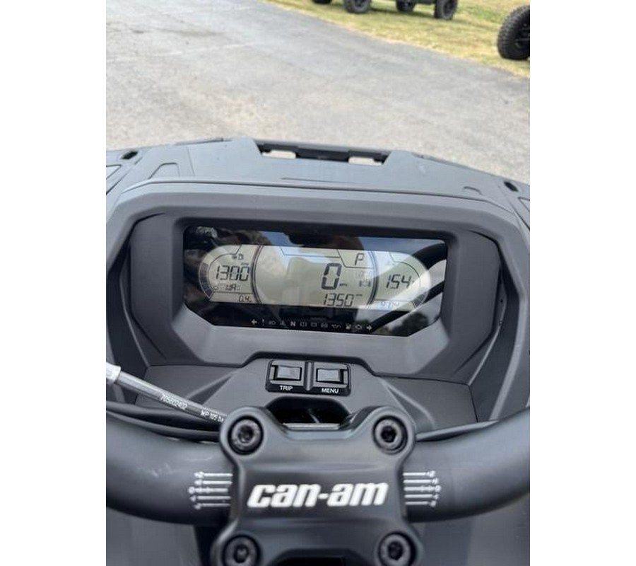 2027 Can-Am® Outlander Backcountry 7.6 in.
