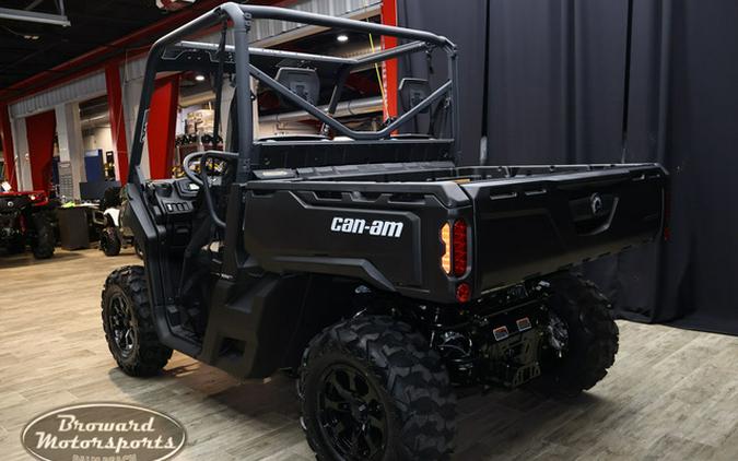 2024 Can-Am Defender DPS HD9 Fiery Red