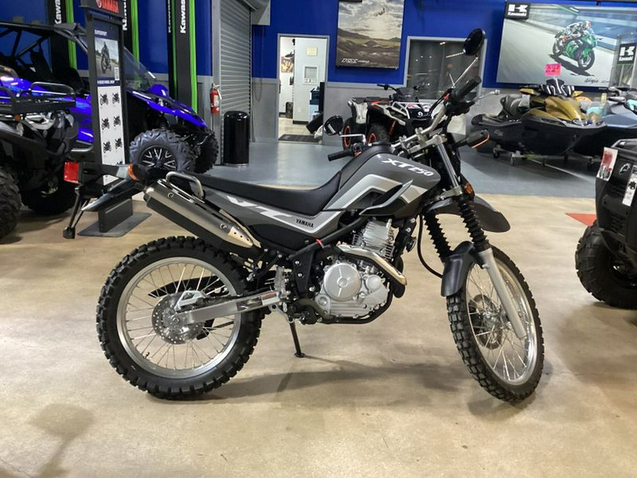 New 2024 YAMAHA XT250 RADICAL GRAY