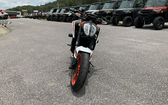 2021 KTM Duke 890 R