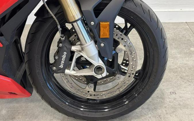 2022 BMW S 1000 R Racing Red