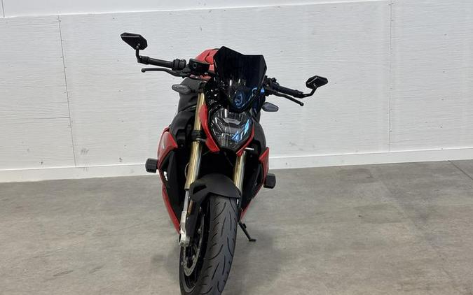 2022 BMW S 1000 R Racing Red