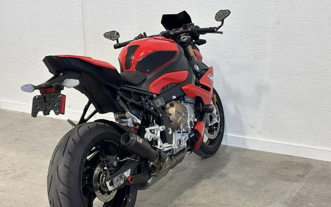 2022 BMW S 1000 R Racing Red