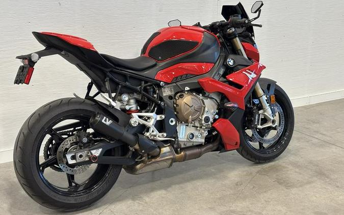 2022 BMW S 1000 R Racing Red