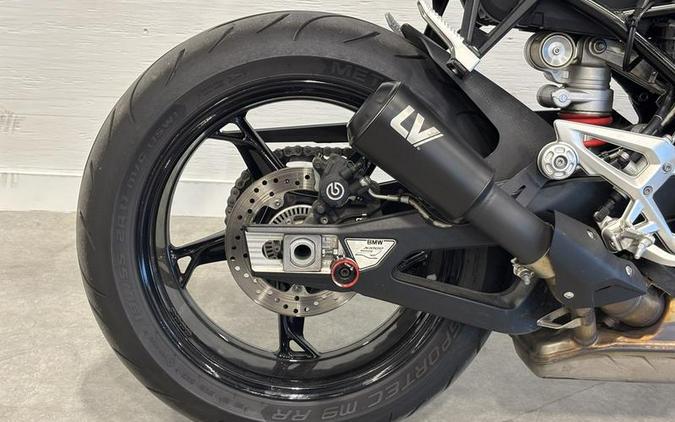 2022 BMW S 1000 R Racing Red