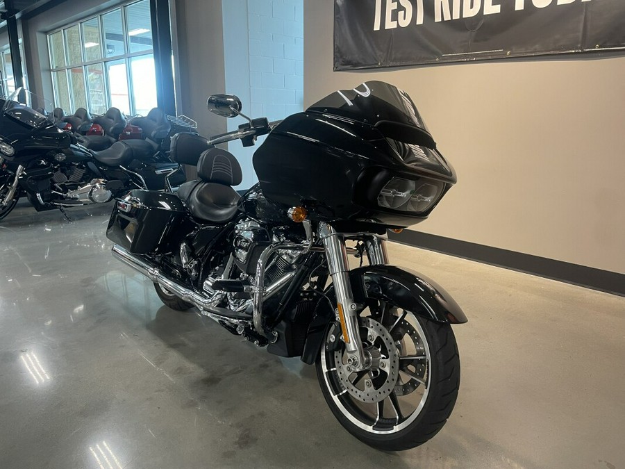 2023 Harley-Davidson® Road Glide® Vivid Black