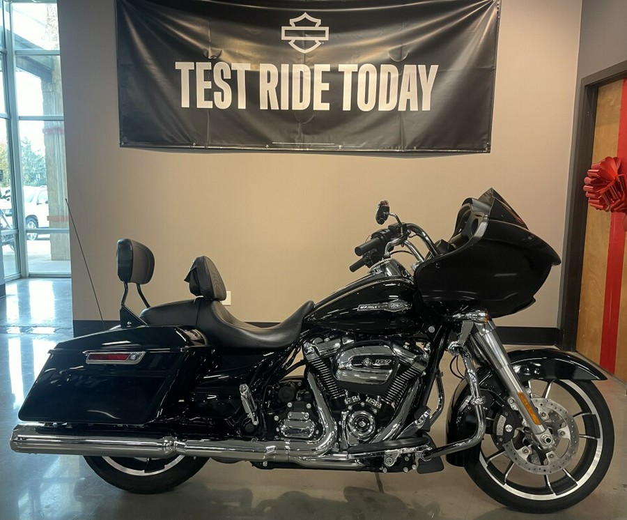 2023 Harley-Davidson® Road Glide® Vivid Black
