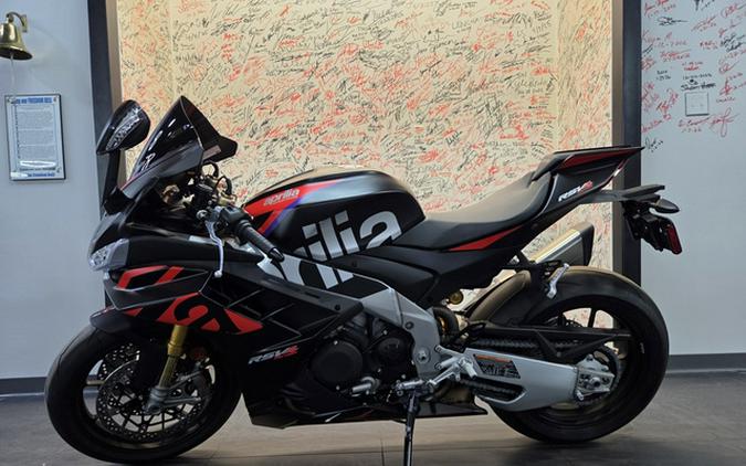 2024 Aprilia RSV4 Factory 1100