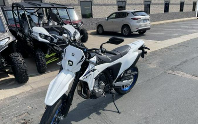 2025 Suzuki DR-Z4SM