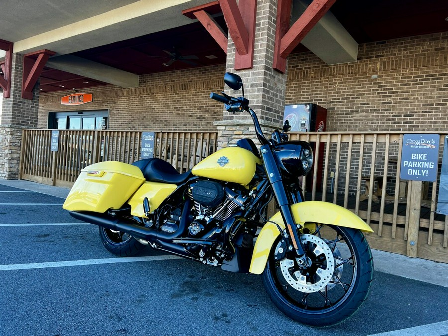2023 HarleyDavidson Road King Special Industrial Yellow / Vivid Black