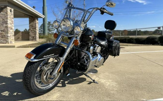 2016 Harley-Davidson® FLSTC - Heritage Softail® Classic