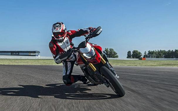 2025 Ducati Hypermotard 950 RVE Final Edition #8 / 17
