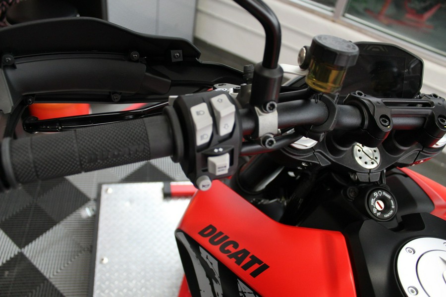 2025 Ducati Hypermotard 950 RVE Final Edition #8 / 17