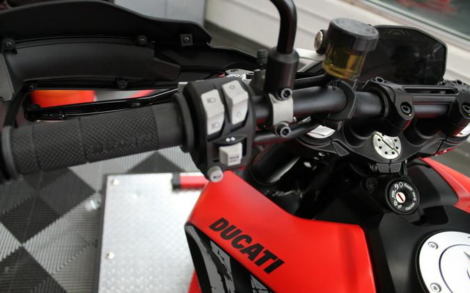 2025 Ducati Hypermotard 950 RVE Final Edition #8 / 17